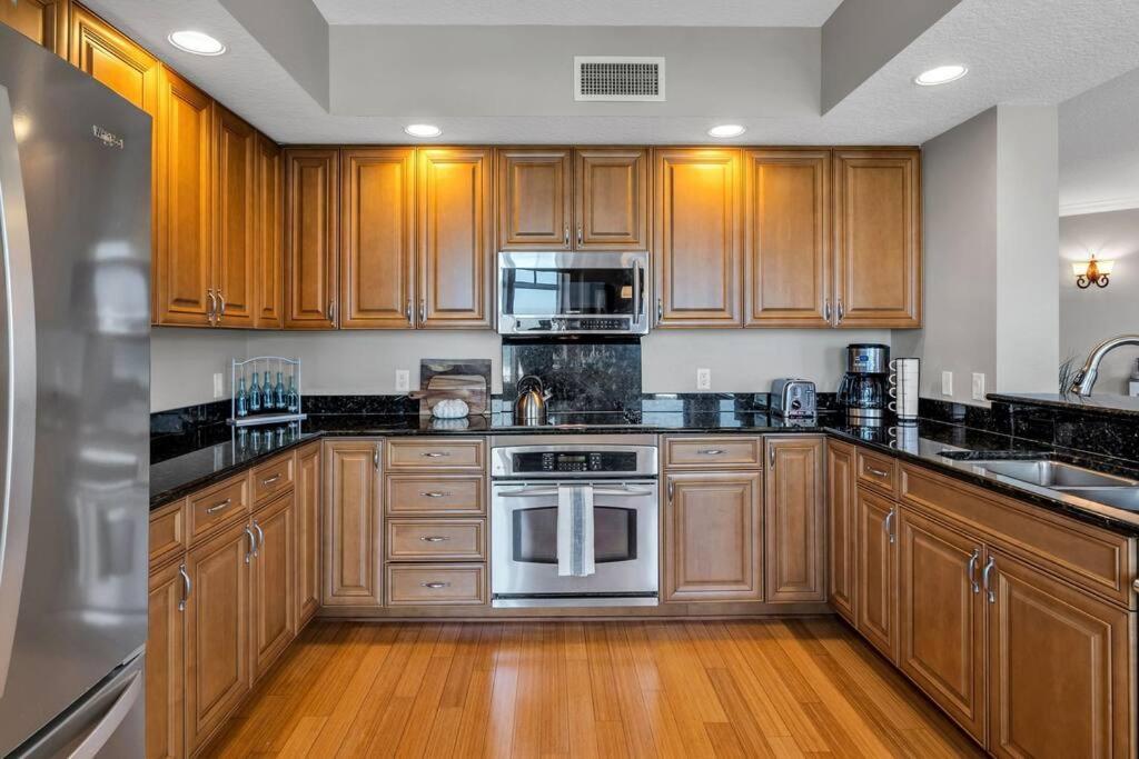 Coastal Elegance: Your Clearwater Beach Escape Exterior foto