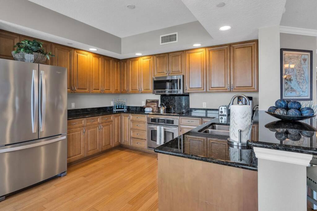 Coastal Elegance: Your Clearwater Beach Escape Exterior foto